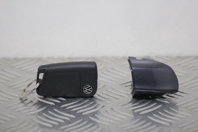 Volkswagen Polo Door Lock Barrel with Key Front Drivers Side