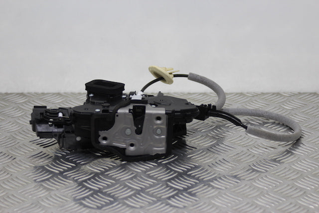 Volkswagen Polo Door Lock Mechanism Front Passengers Side