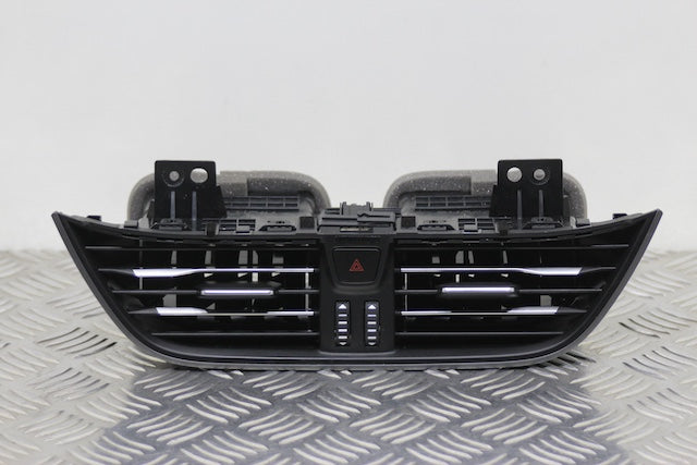 Ford Focus Dashboard Airvent Center