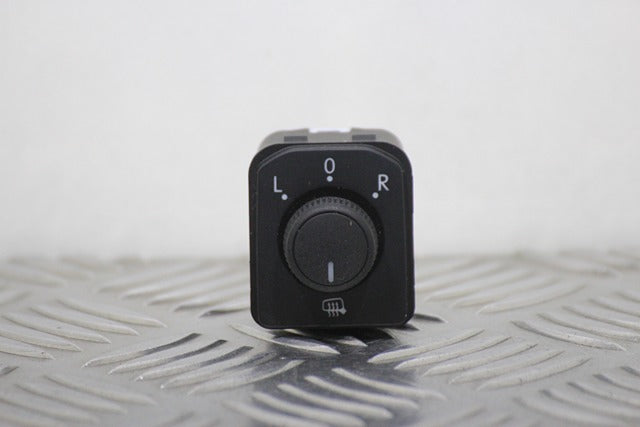 Skoda Fabia Door Mirror Control Switch