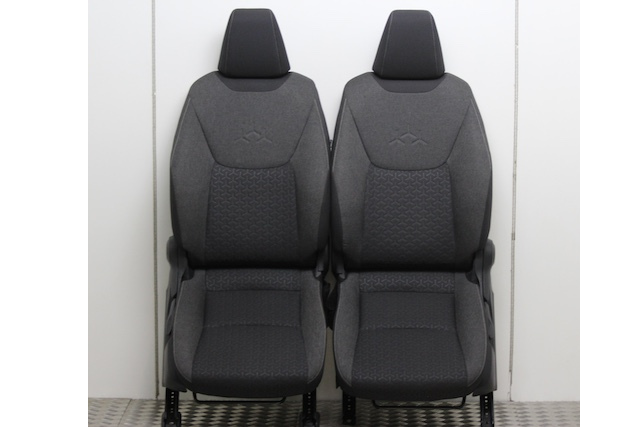 Toyota Yaris Seat Front x2
