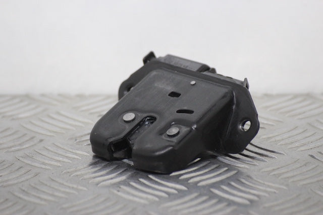 Dacia Sandero Tailgate Boot Lock