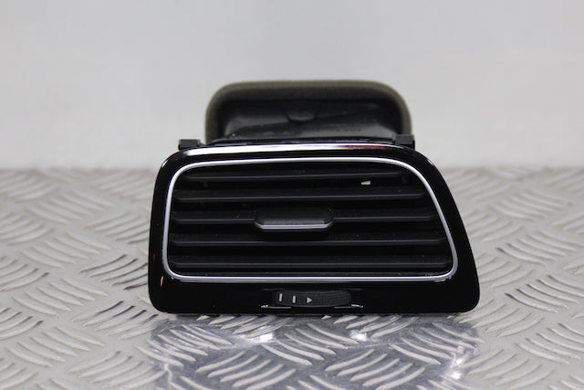 Volkswagen Golf Dashboard Airvent Passengers Side