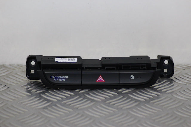 Kia Ceed Hazard Switch