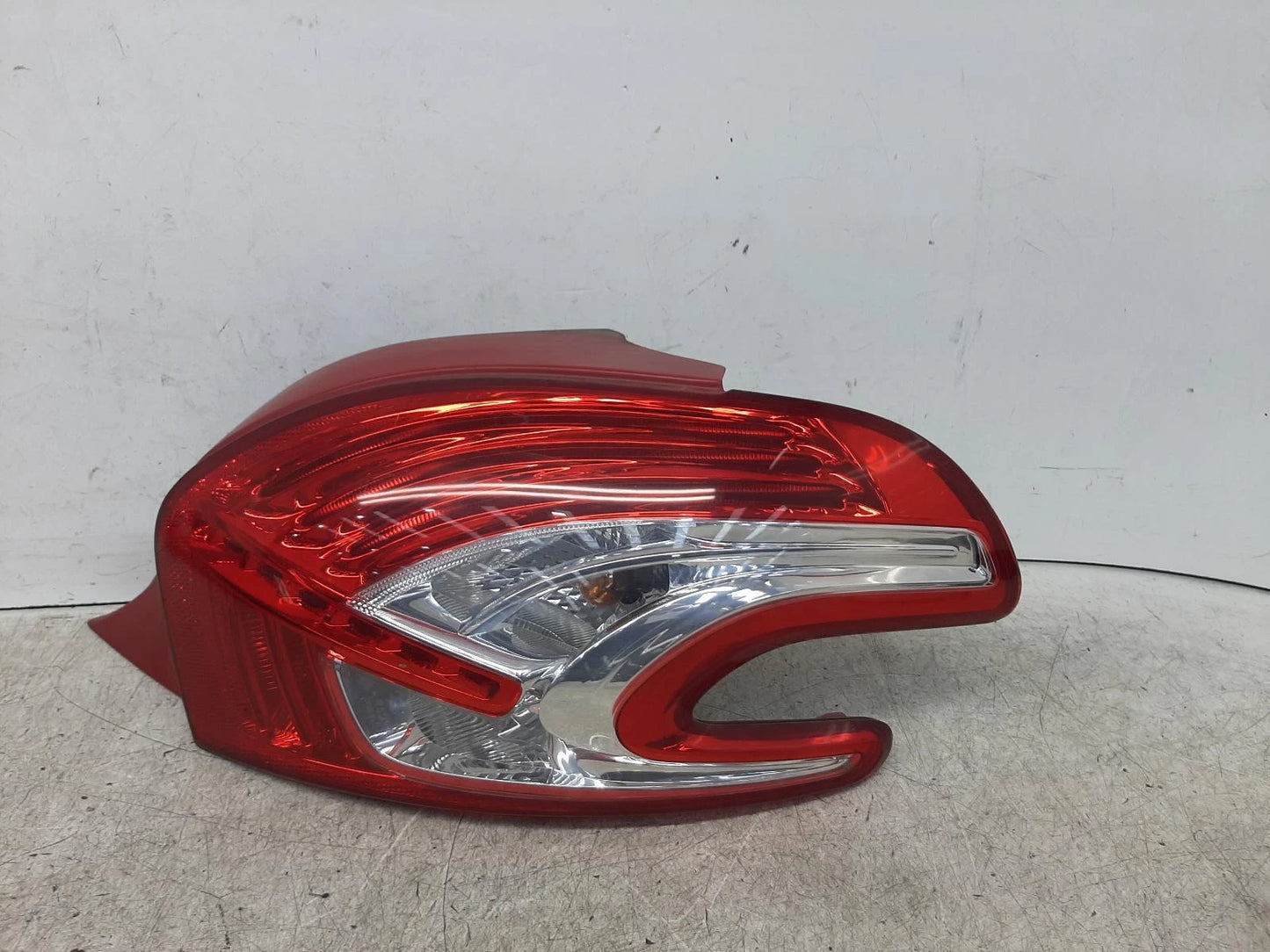 Peugeot 208 Mk1 O/S Drivers Right Rear Taillight Tail Light