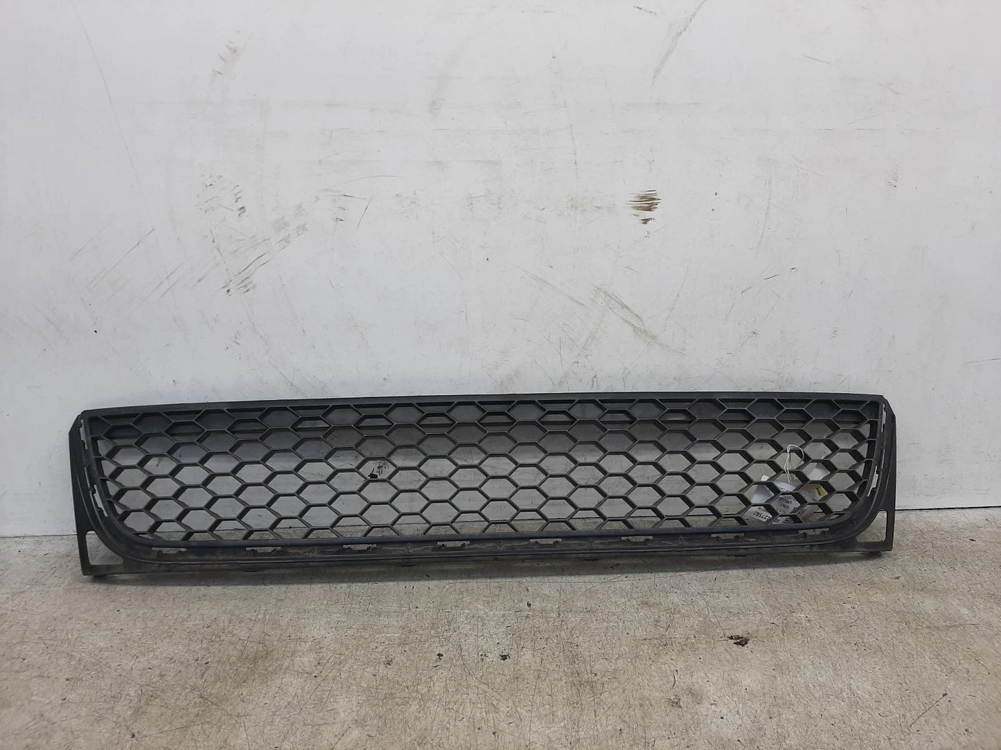 Volkswagen Golf Mk6 (5K) Front Lower Centre Grille Grill