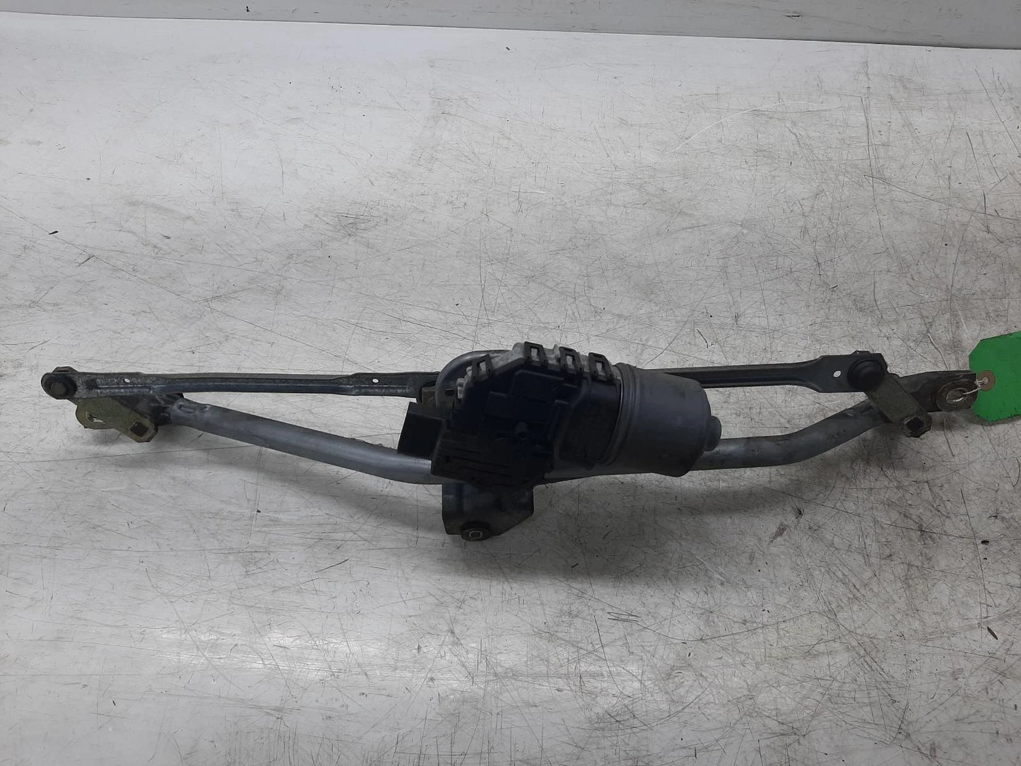 Volkswagen Passat Valeo Front Wiper Motor With Linkage