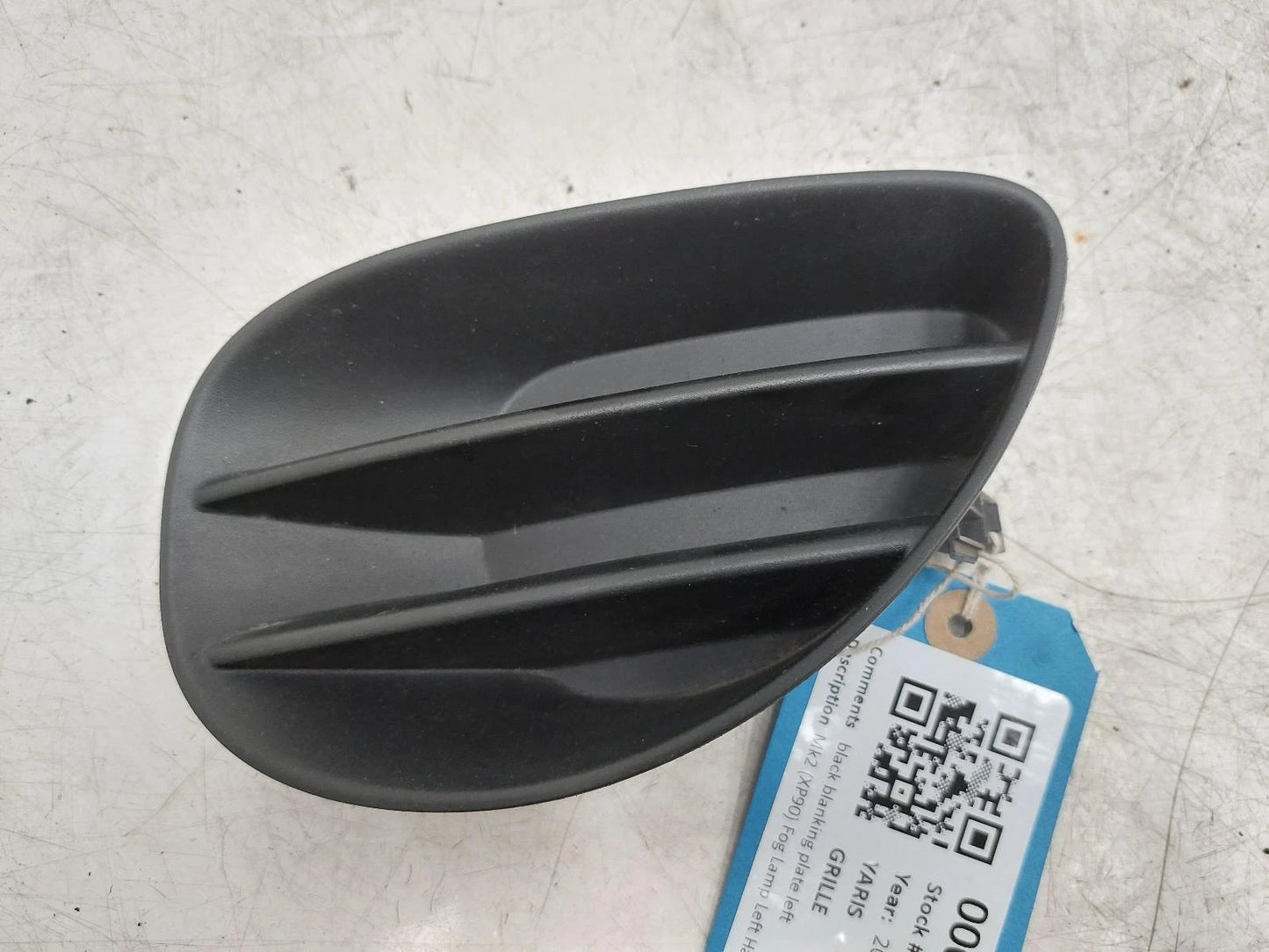 Toyota Yaris Mk2 XP90 N/S Left Front Fog Lamp Grille Grill