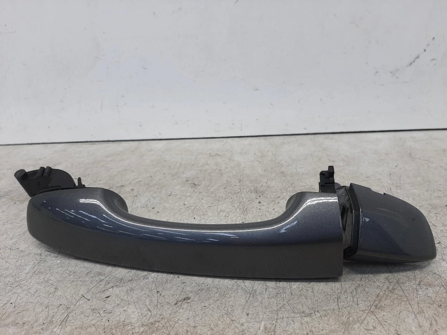 Volkswagen Tiguan Mk2 (AD) Front Right Outer DOOR HANDLE