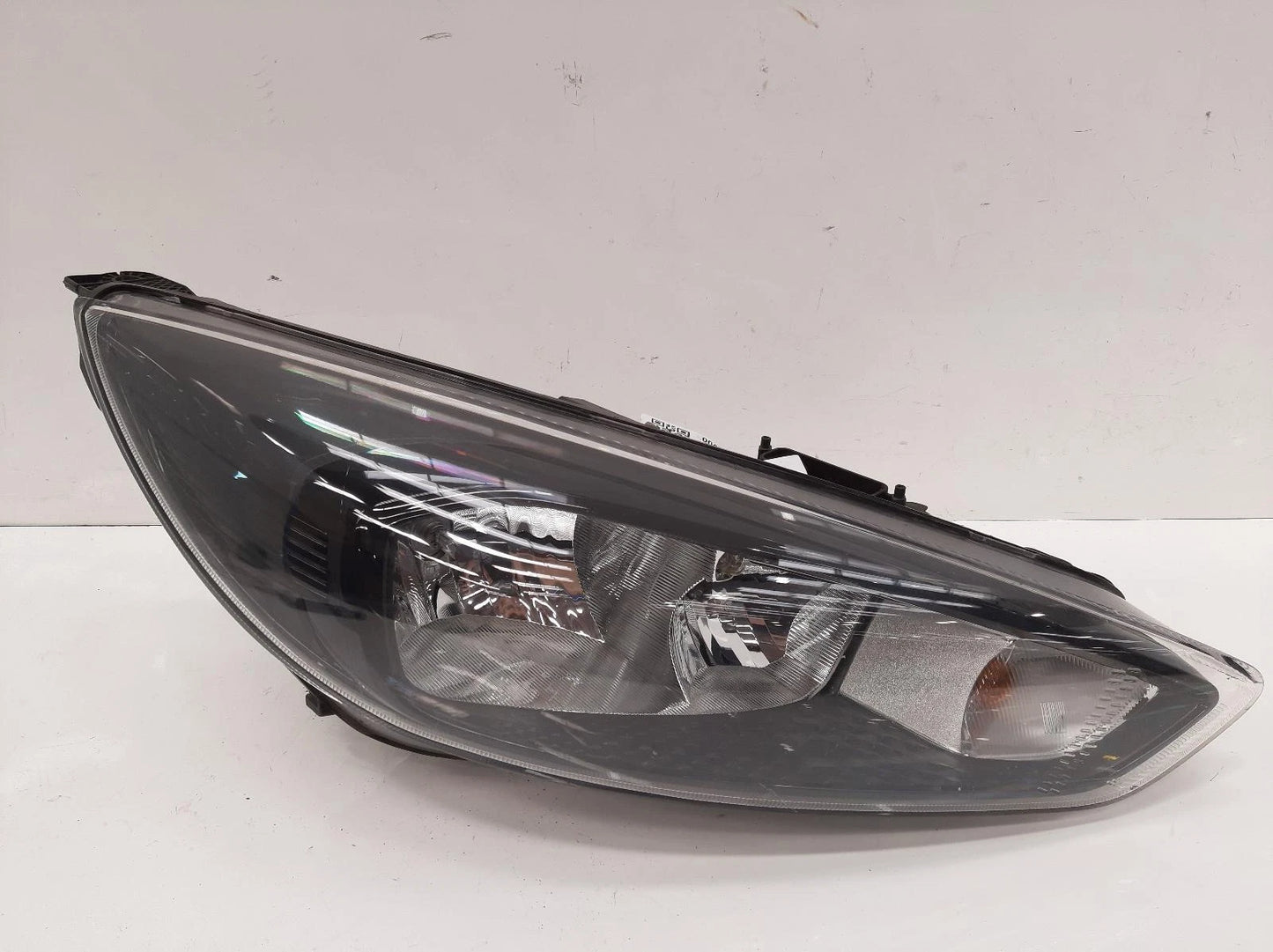 Ford Focus Mk3 Facelift O/S Drivers Right Front Halogen Headlight Headlamp