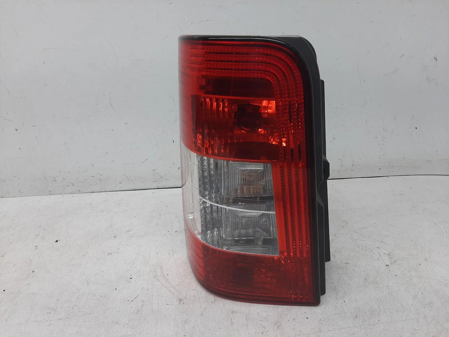 Peugeot Partner Passengers Left Rear Bulb TypeTaillight Tail Light