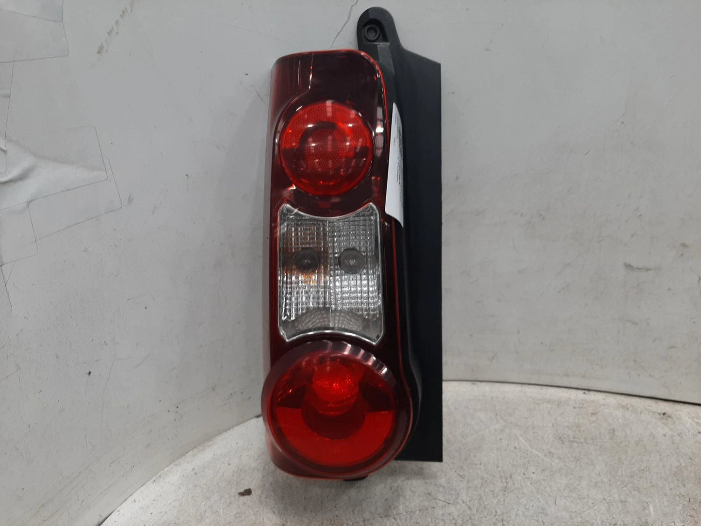 Peugeot Partner Mk2 N/S Passengers Left Rear Taillight Tail Light