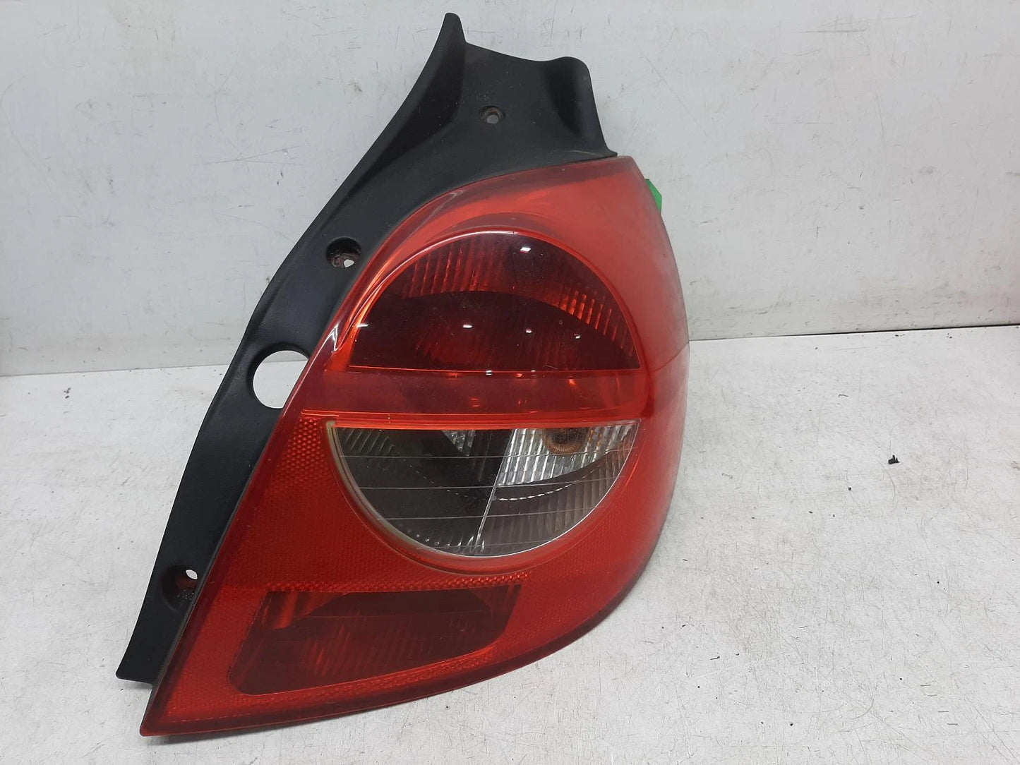 Renault Clio Drivers Right Rear Taillight Tail Light
