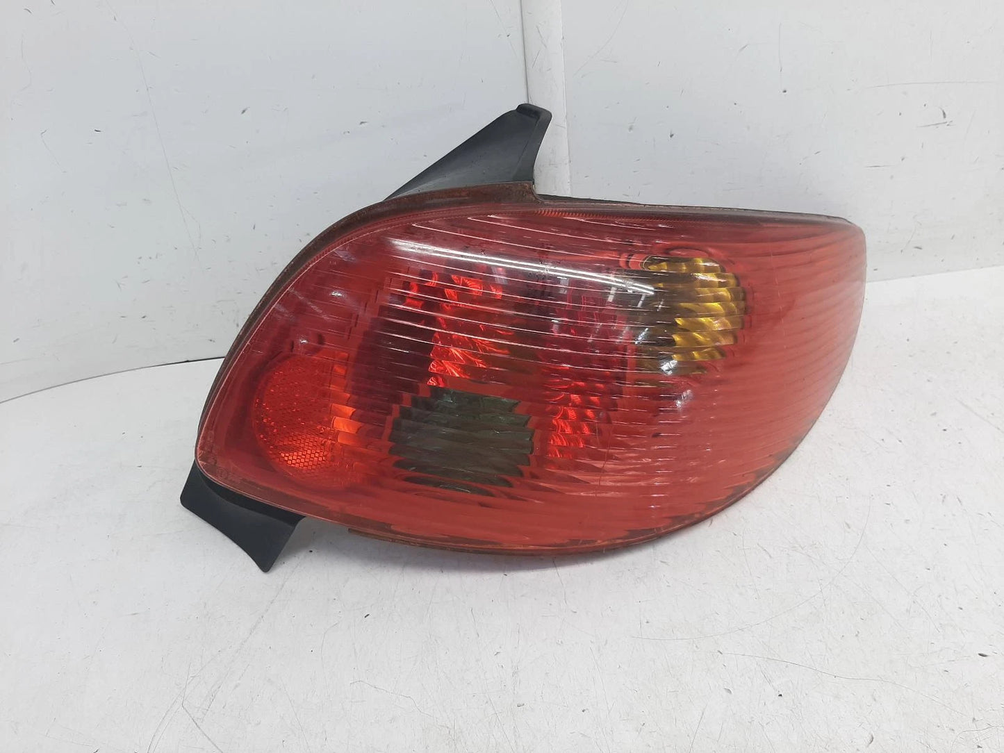 Peugeot 206 Mk1 O/S Drivers Right Rear Taillight Tail Light