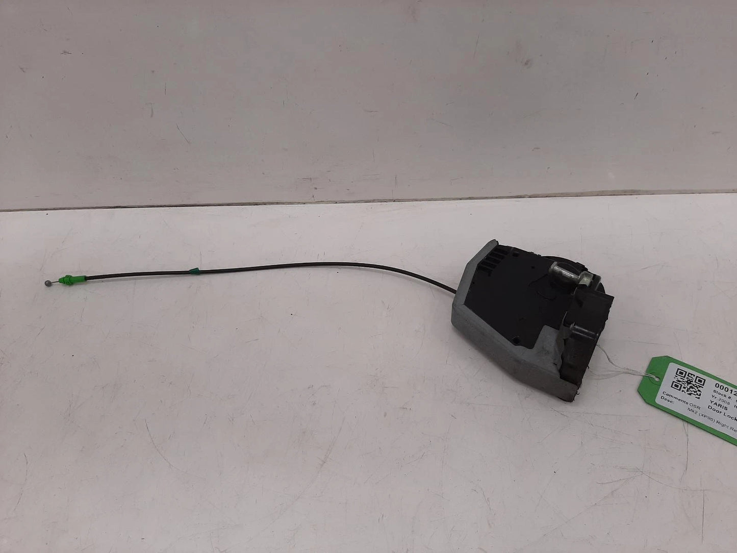 Toyota Yaris Mk2 (XP90) Right Rear Door Lock Assembly