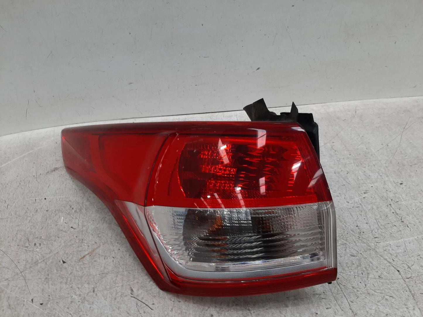 Ford Kuga Mk2 N/S Passengers Left Rear Outer Bulb Taillight Tail Light