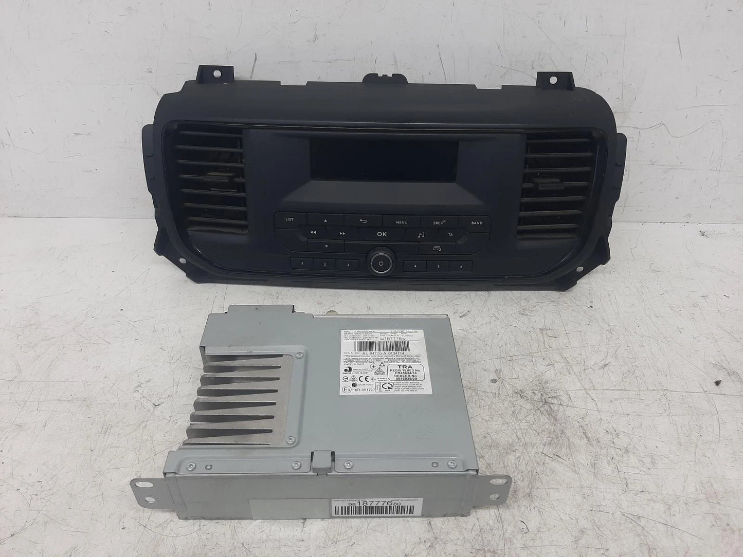 Opel Vivaro Oem Radio/Cd/Stereo Head Unit
