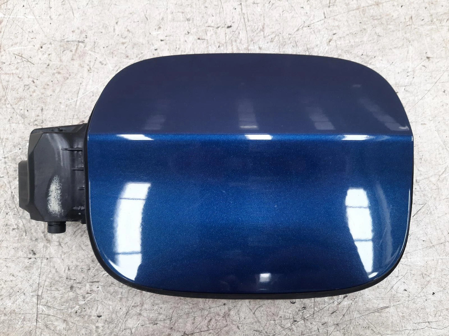 Audi Q5 Mk1 (8R) Blue Fuel Filler Flap & Cap