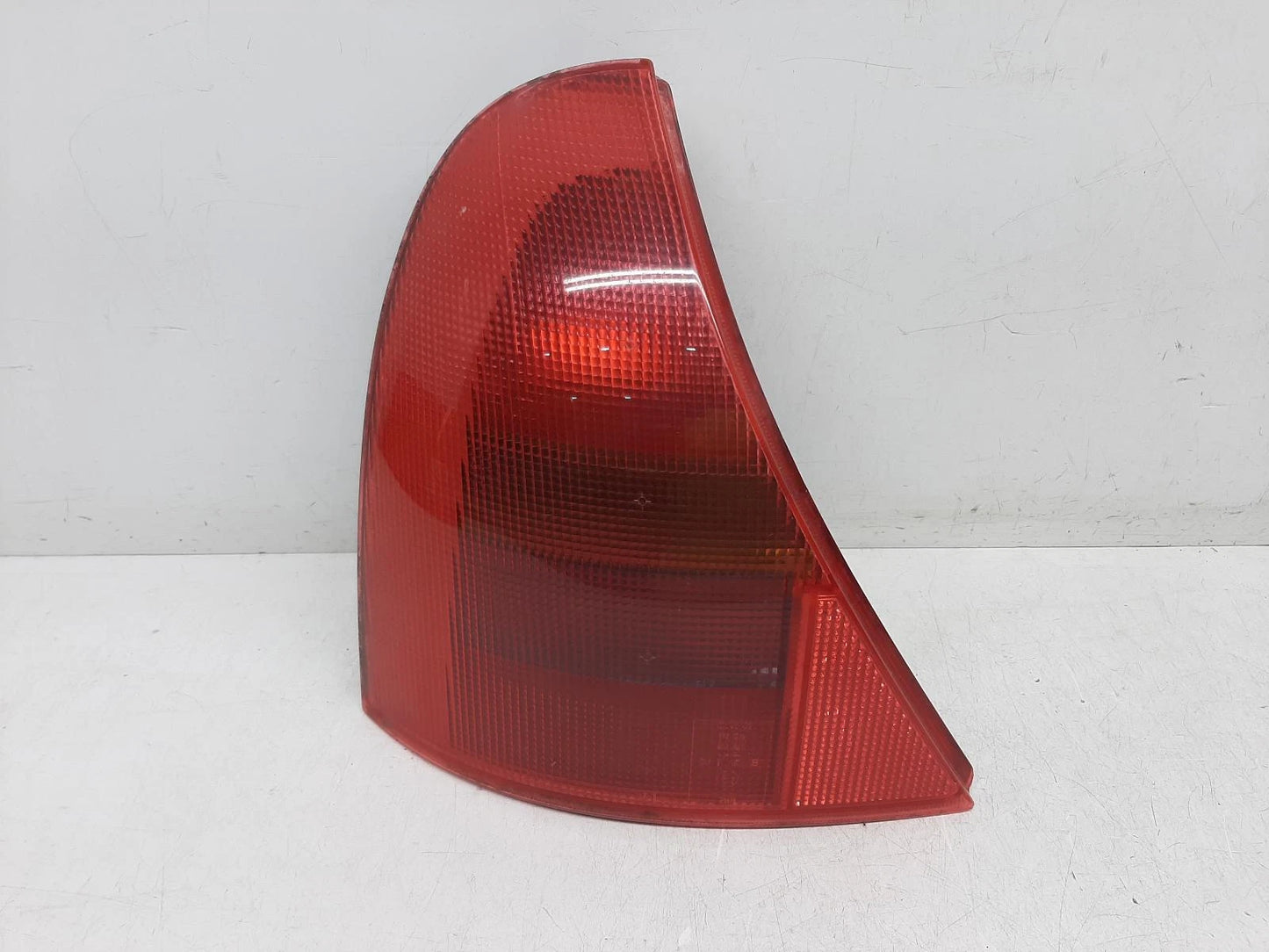 Renault Clio Passengers Left Rear Taillight Tail Light