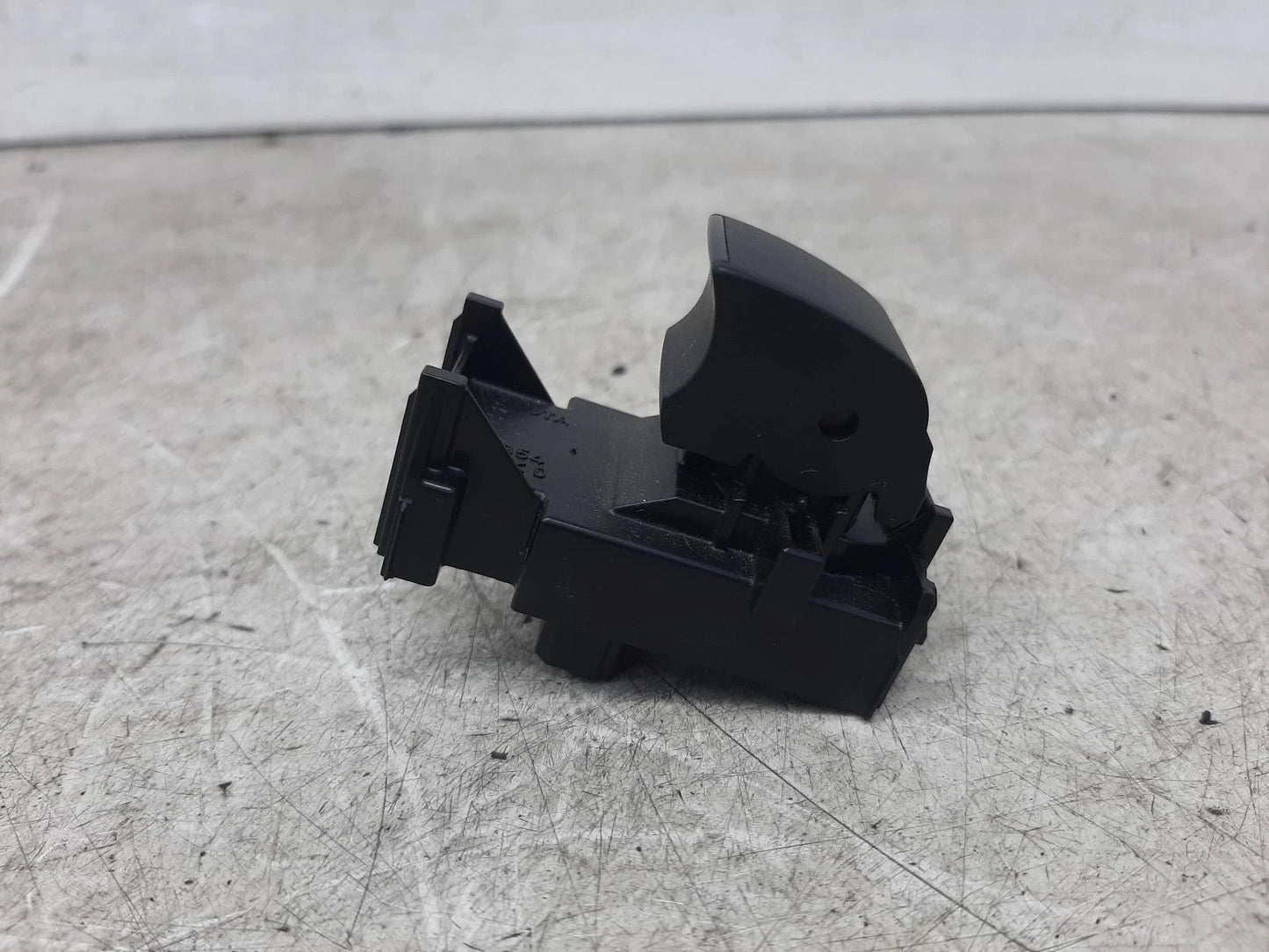 Toyota Yaris Mk4 (XP210) Rear Left Window Switch