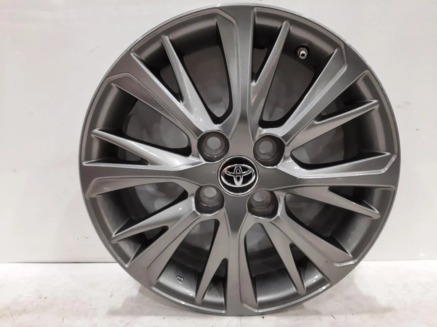 Toyota Yaris Mk3 (XP130) 8 Split Spokes 15 x 5J WHEEL