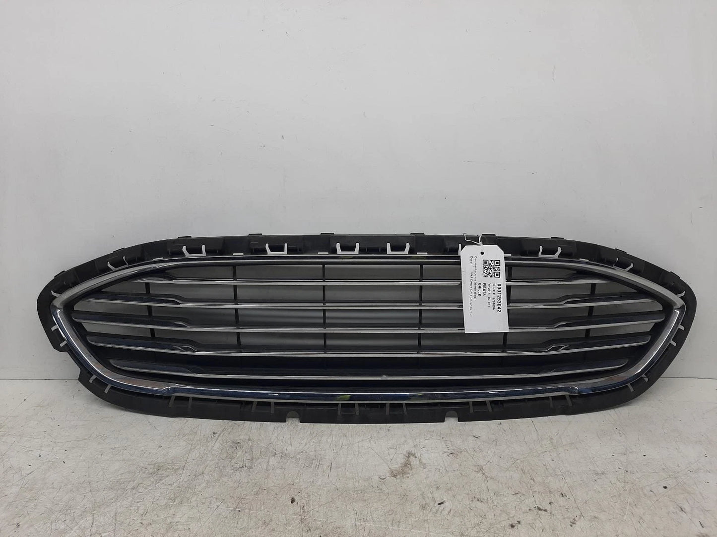 Ford Fiesta Mk8 Front Centre Upper Grille Grill