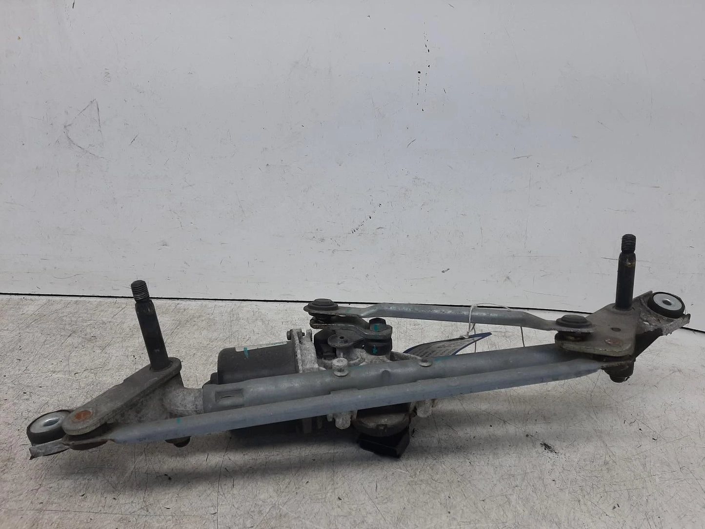 Opel Mokka Mk1 Front Wiper Motor With Linkage