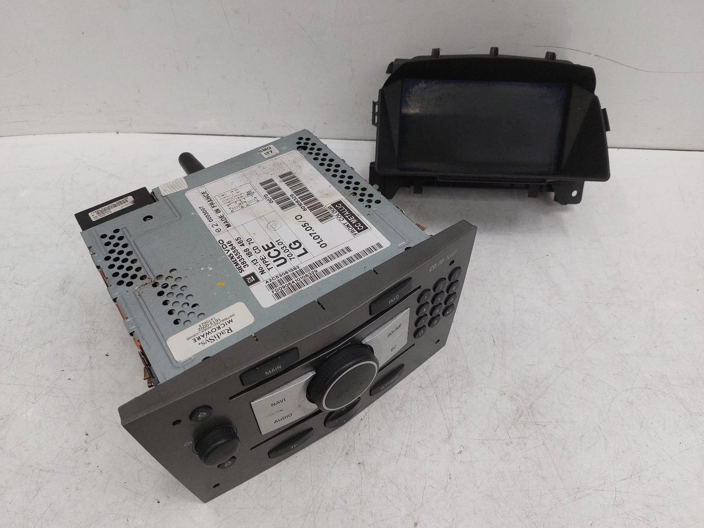 Opel Zafira Oem Radio/Cd/Stereo Head Unit No Code Available