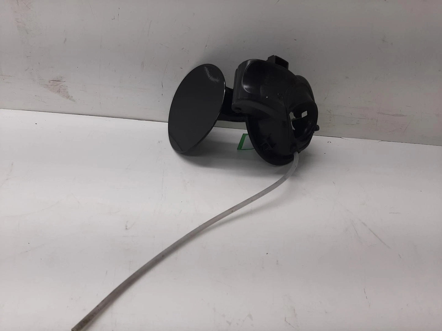 Volvo V40 1969Cc Petrol Black Fuel Filler Flap 32262810