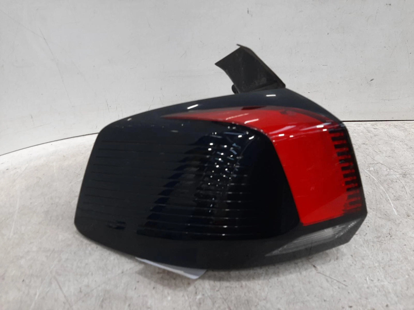 Peugeot 5008 Mk2 N/S Passengers Left Rear Outer Taillight Tail Light