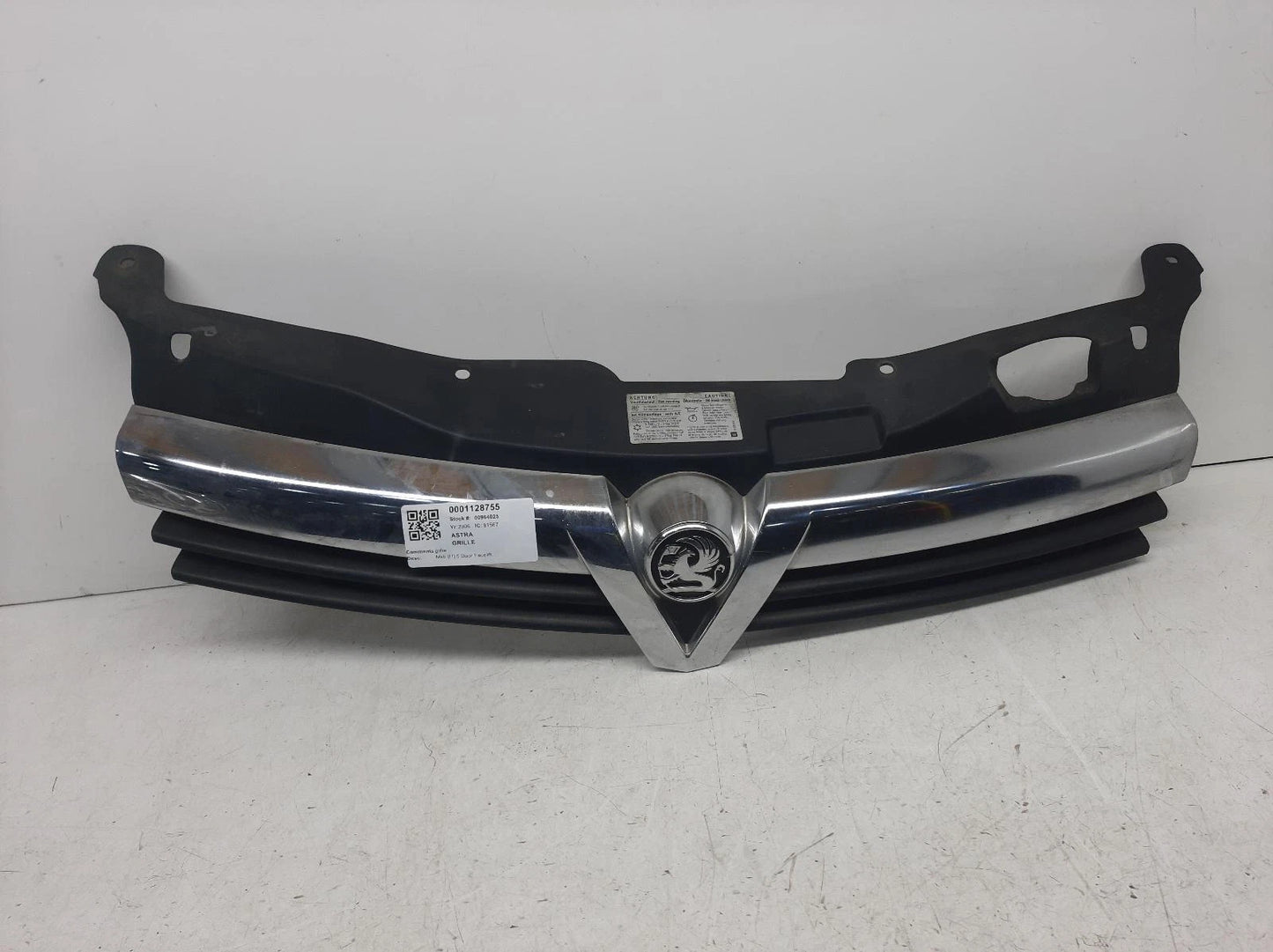 Opel Astra Front Centre Black Painted Grille Grill