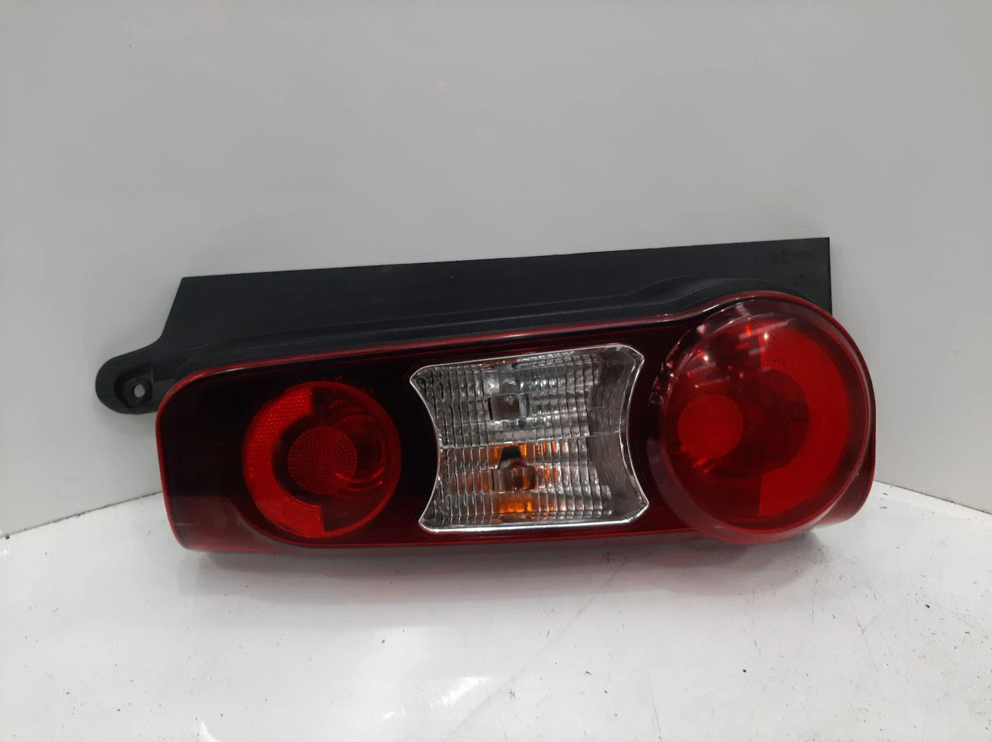 Peugeot Partner Mk2 N/S Passengers Left Rear Bulb Type Taillight Tail Light