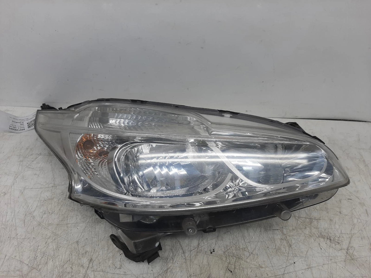Peugeot 208 Mk1 O/S Drivers Right Front Headlight Headlamp