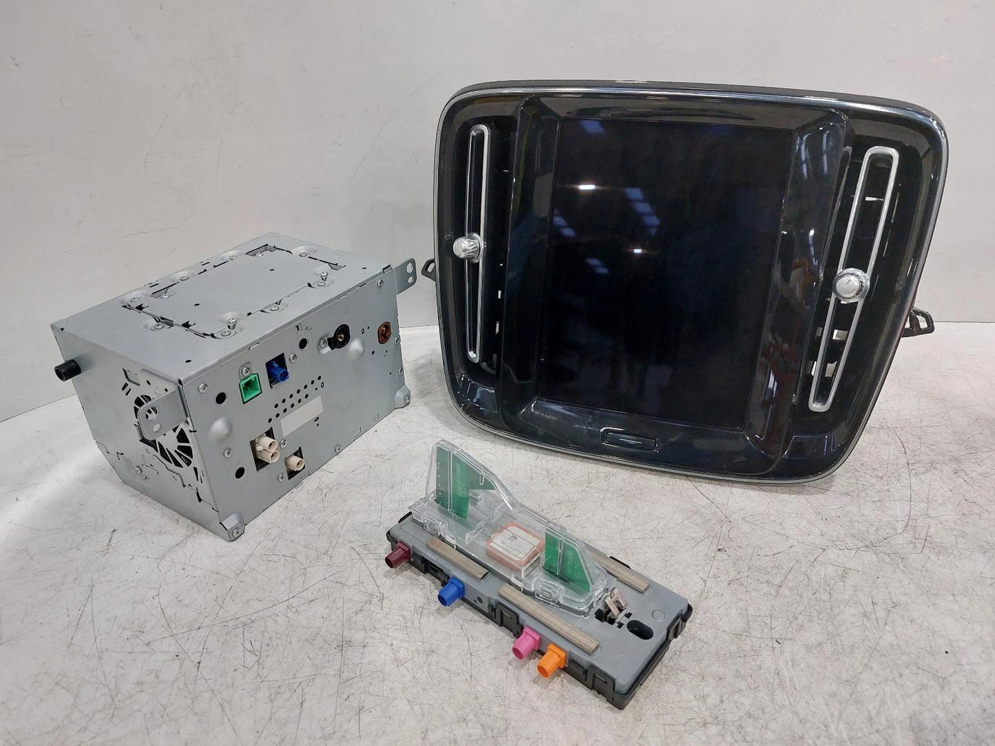 Volvo Xc40 Mk1 OE SAT. NAV. UNIT Satellite Navigation Head Unit