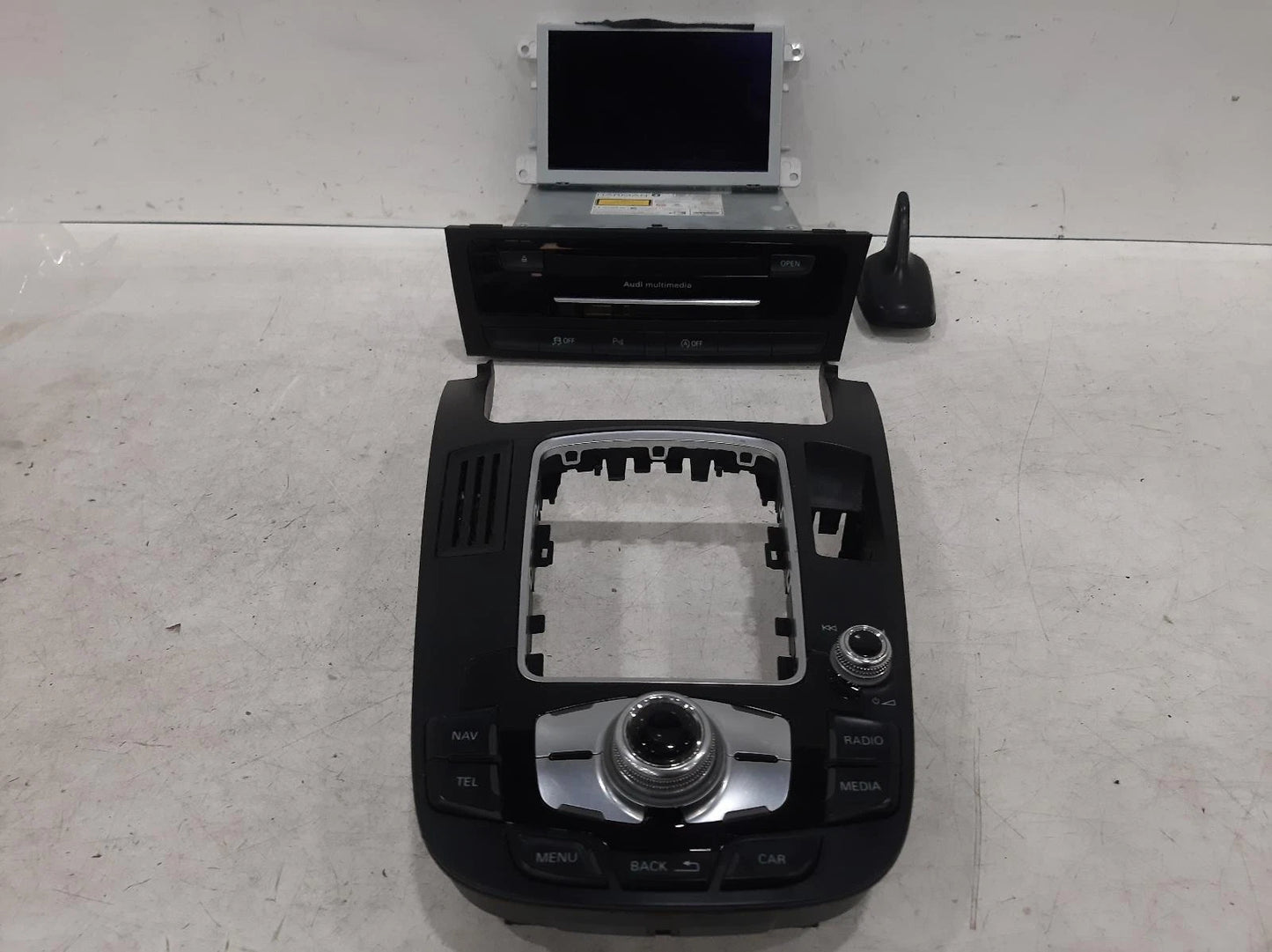 Audi A4 Mk4 SAT. NAV. UNIT Satellite Navigation Head Unit