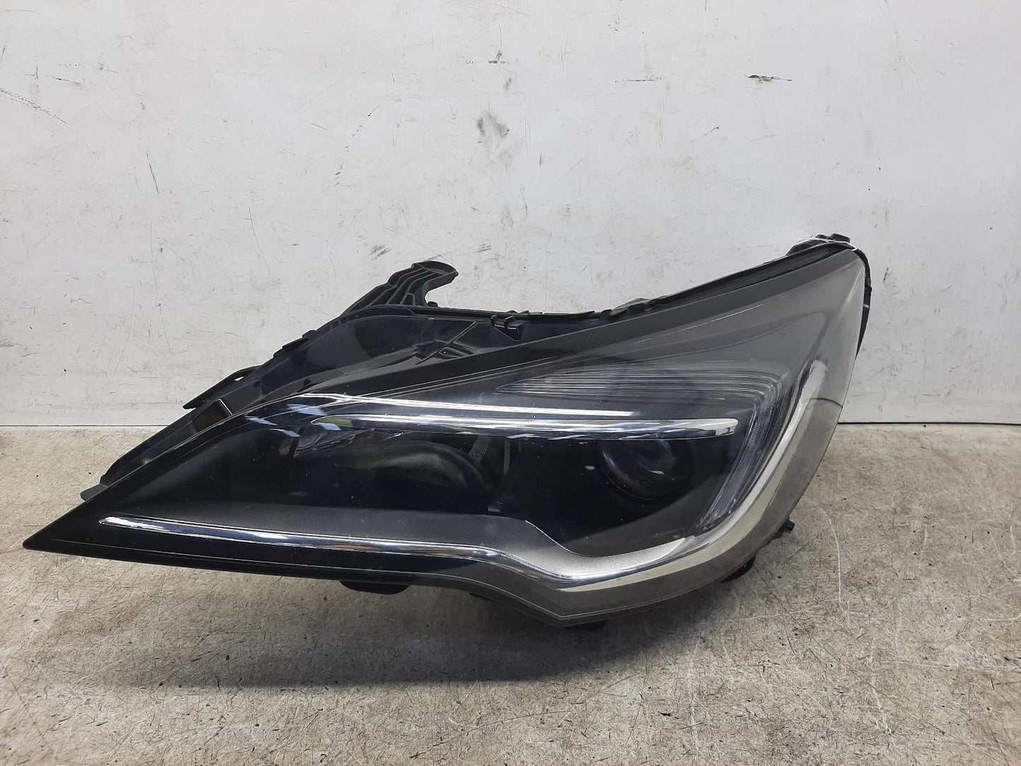 Opel Astra Mk7 (K) N/S Passengers Left Front Halogen Headlight Headlamp