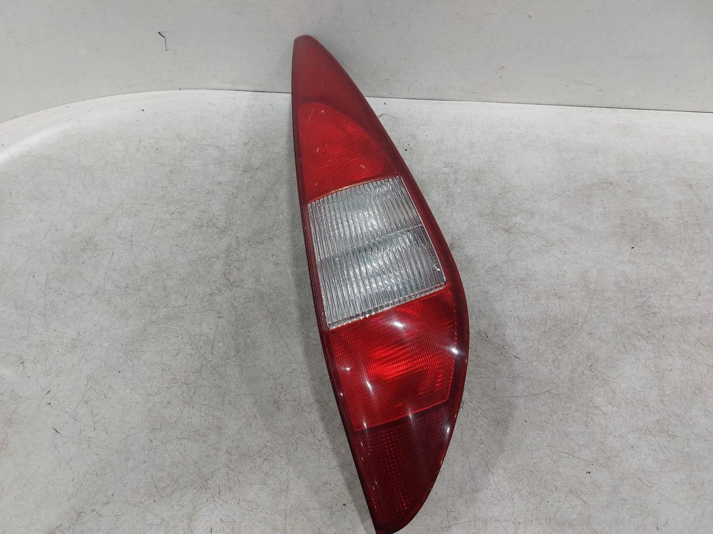 Ford Mondeo Mk3 O/S Drivers Right Rear Taillight Tail Light
