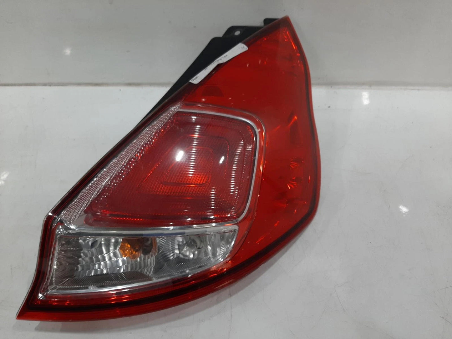 Ford Fiesta Mk7 FL O/S Right Rear Bulb Type Taillight Tail Light 1090041