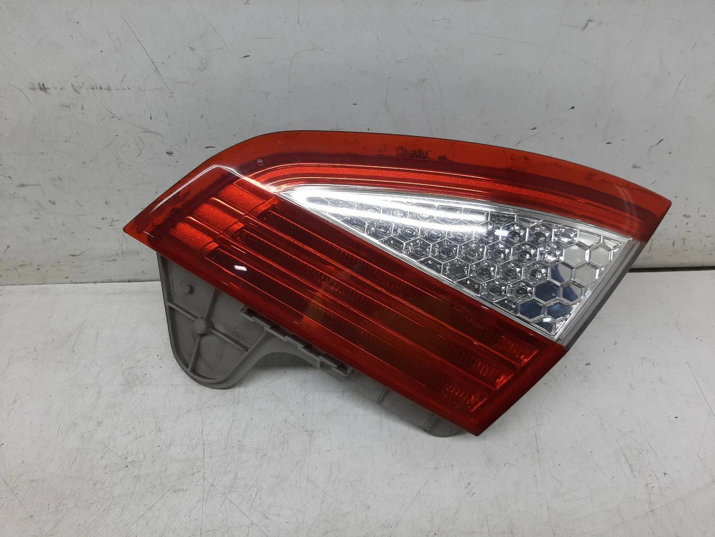 Ford Mondeo Mk4 O/S Drivers Right Rear Inner Taillight Tail Light