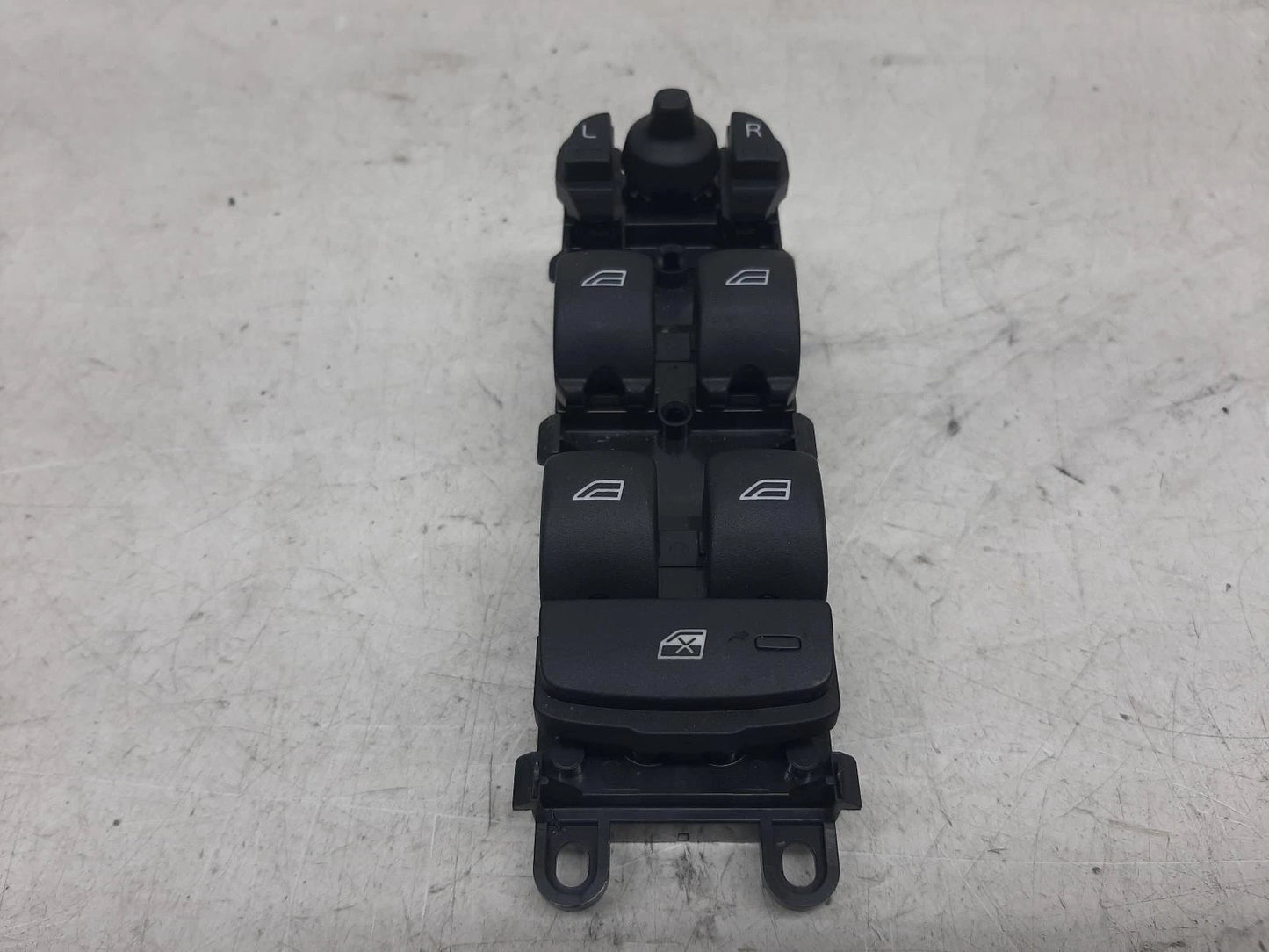 Volvo V40 Mk3 Drivers Master Window Switches