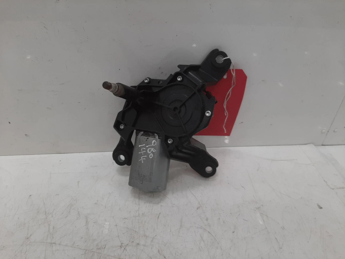 Toyota Yaris Mk1 (XP10) Rear Wiper Motor Only