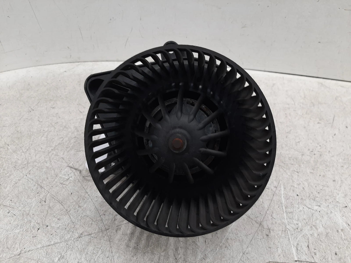 Opel Vivaro 2.0L Diesel Heater Blower Fan Assembly