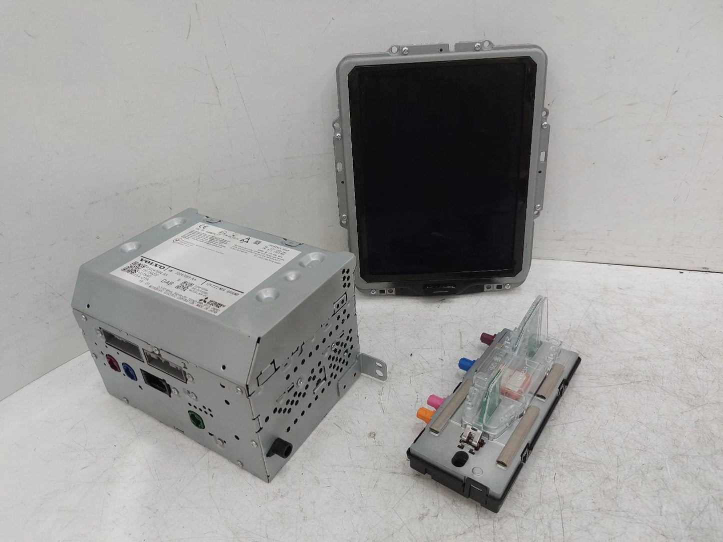 Volvo V60 Mk2 SAT. NAV. UNIT Satellite Navigation Head Unit