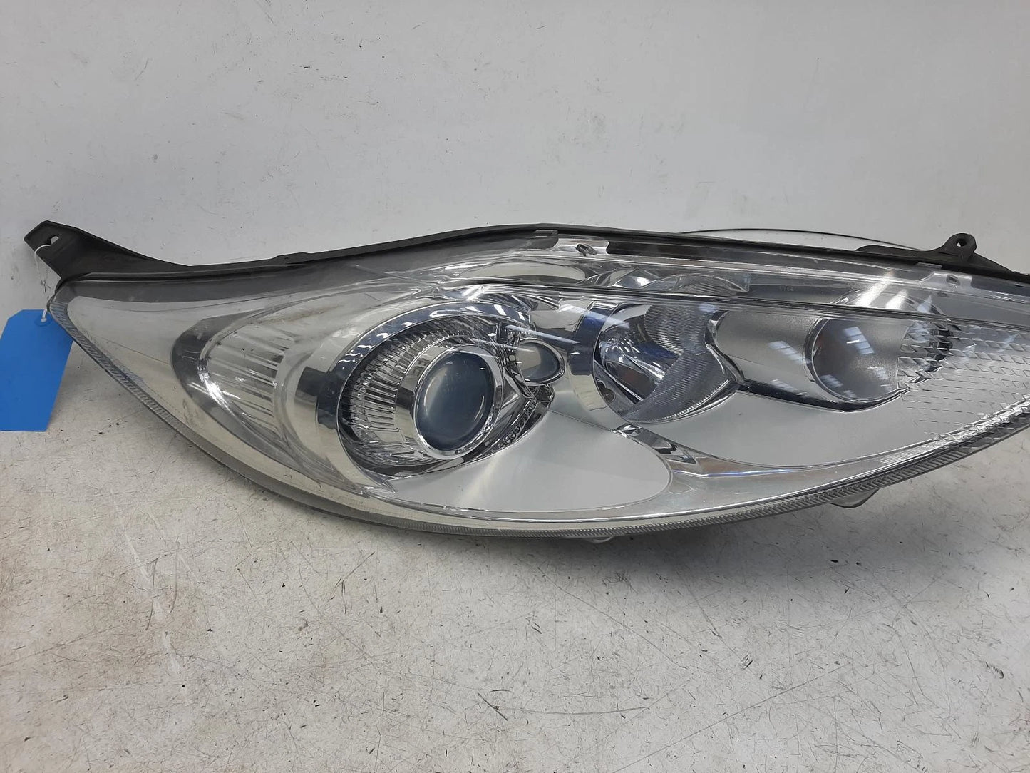 Ford Fiesta Mk7 O/S Drivers Right Front Headlight Headlamp