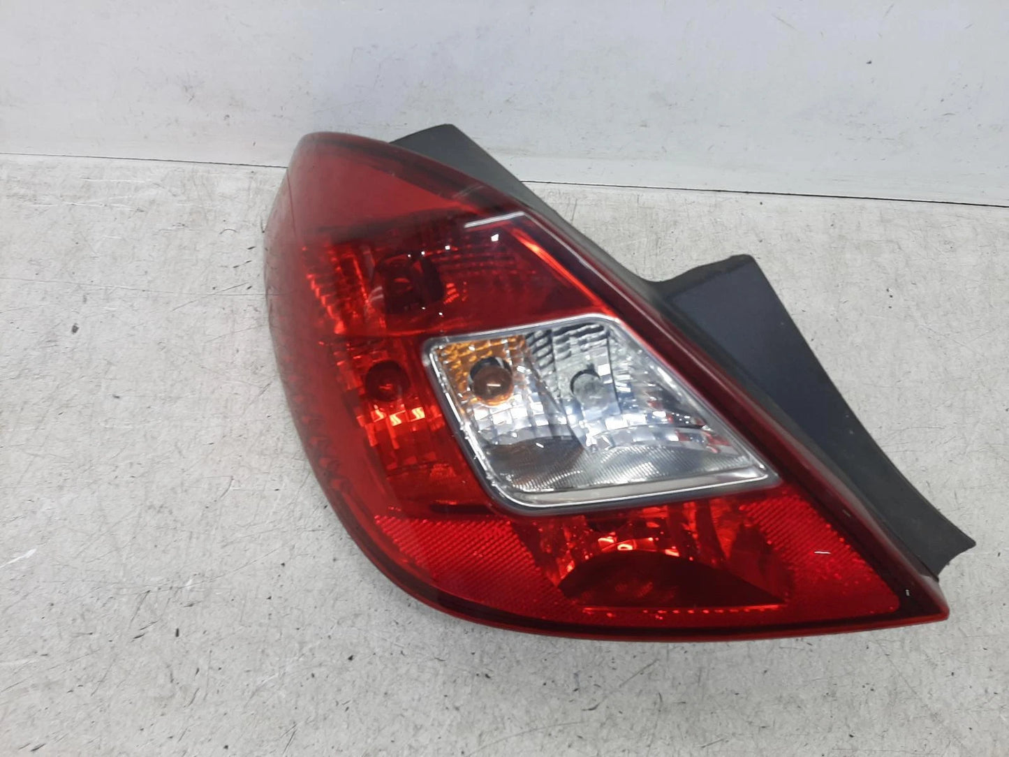 Opel Corsa Passengers Left Rear Taillight Tail Light