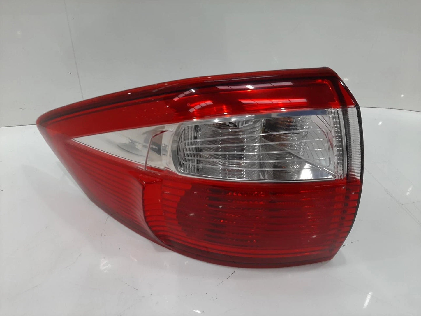 Ford Focus C Max Mk2 N/S Passengers Left Rear Outer Taillight Tail Light