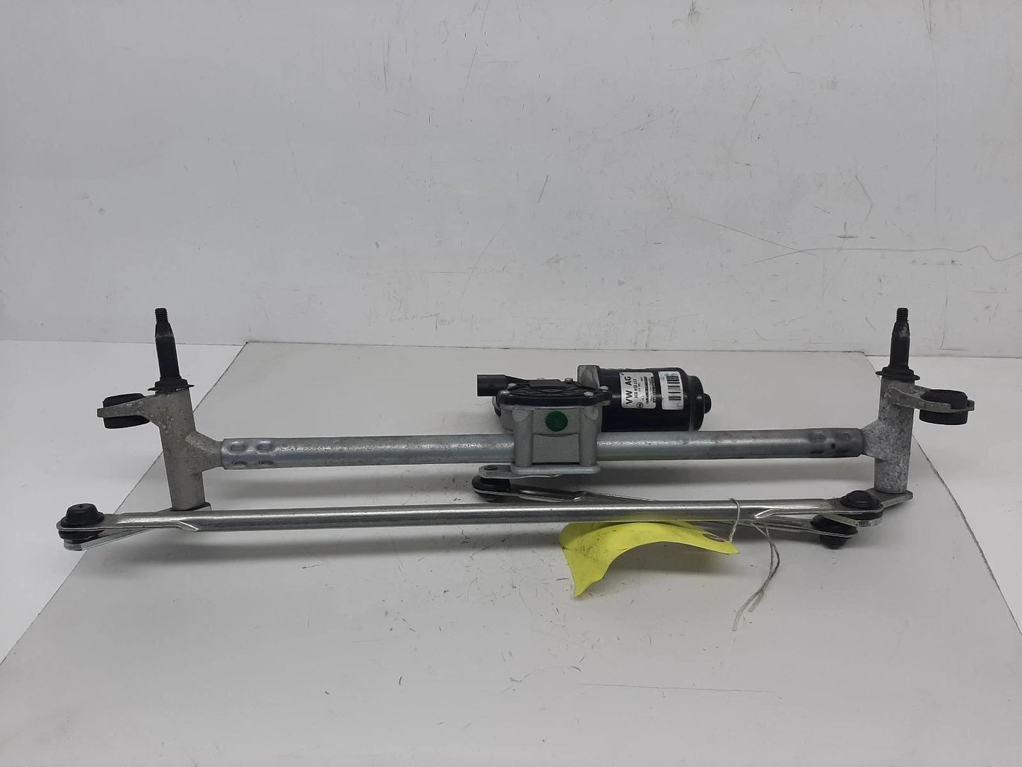 Volkswagen T-Roc Valeo Front Wiper Motor With Linkage