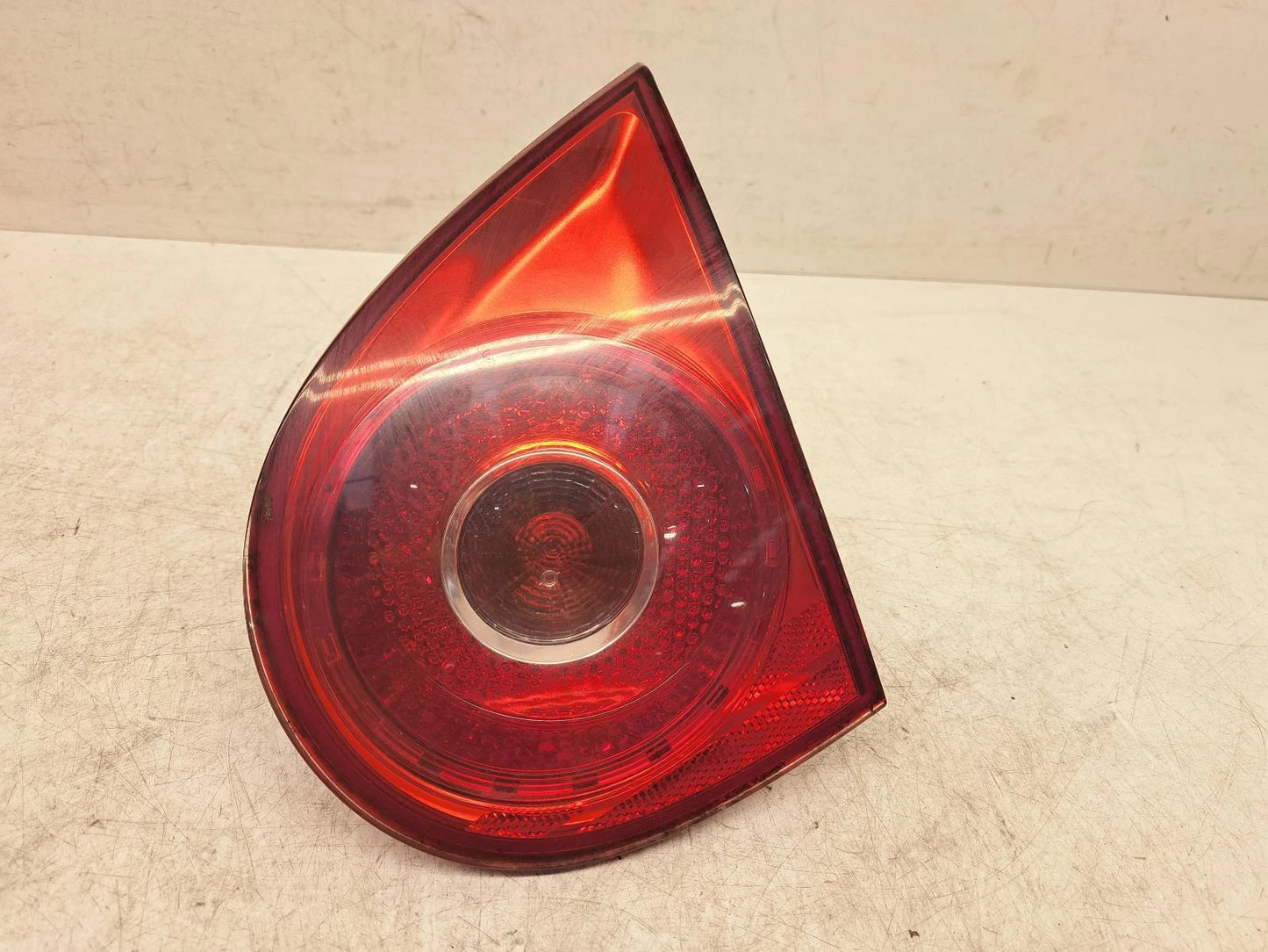 Volkswagen Golf Mk5 O/S Drivers Right Rear Inner Taillight BULB TYPPE