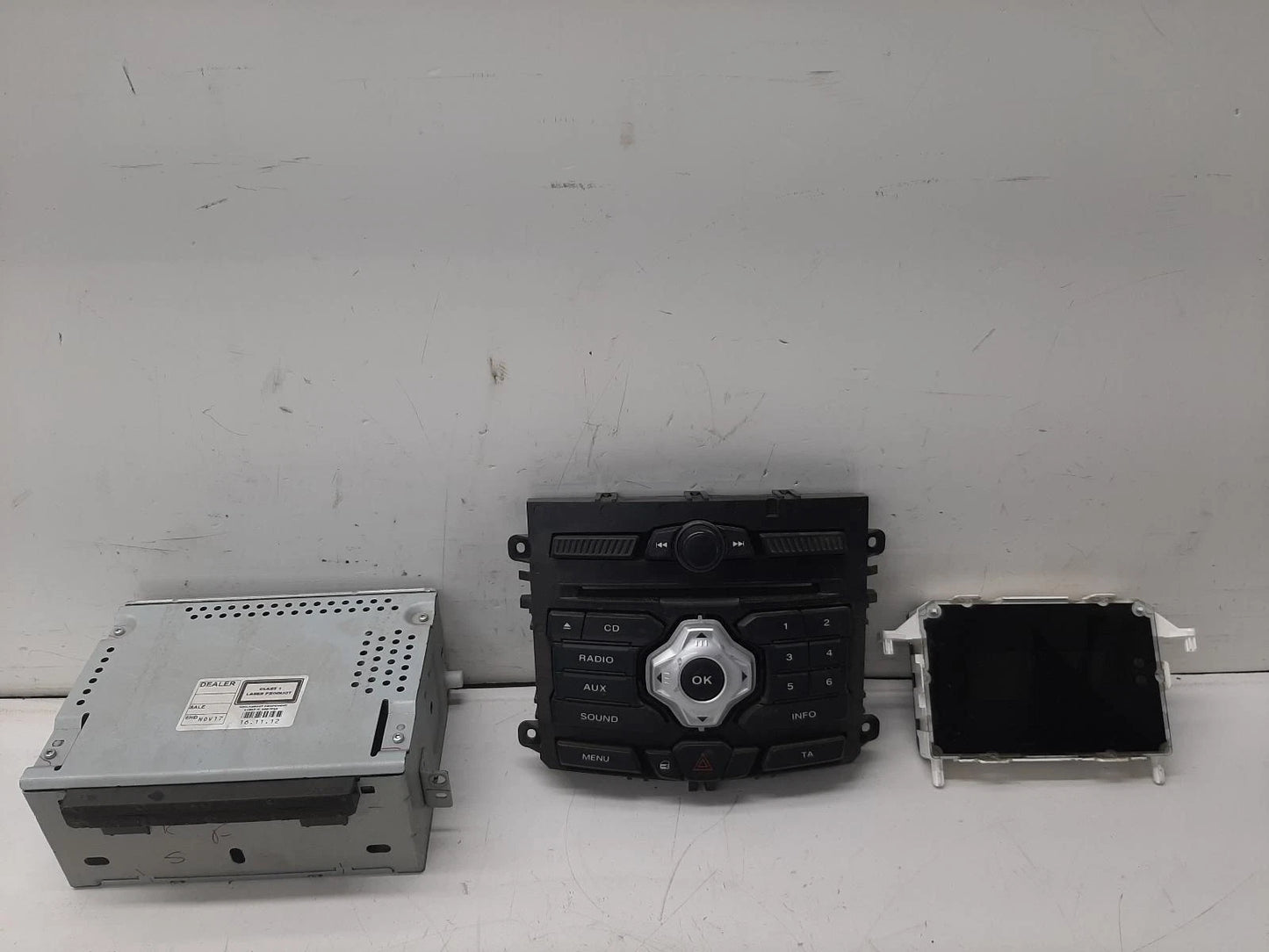 Ranger Ford Ranger Mk3 T6 OEM Radio/CD/Stereo Head Unit No Code Available