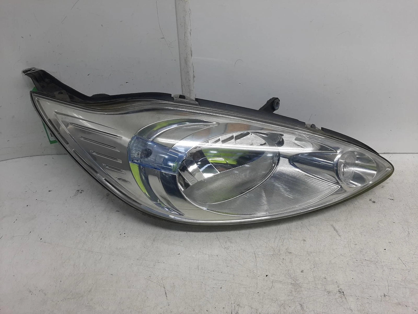 Ford Ka Mk2 O/S Drivers Right Front Halogen Headlight Headlamp